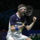 cara smash badminton keras